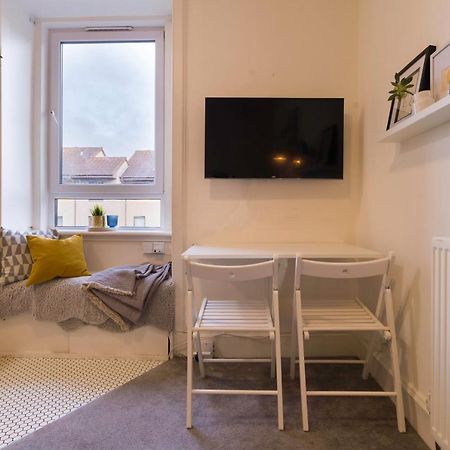 אדינבורו Stylish And Comfortable City Centre Apartment מראה חיצוני תמונה
