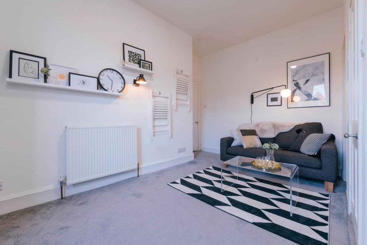 אדינבורו Stylish And Comfortable City Centre Apartment מראה חיצוני תמונה
