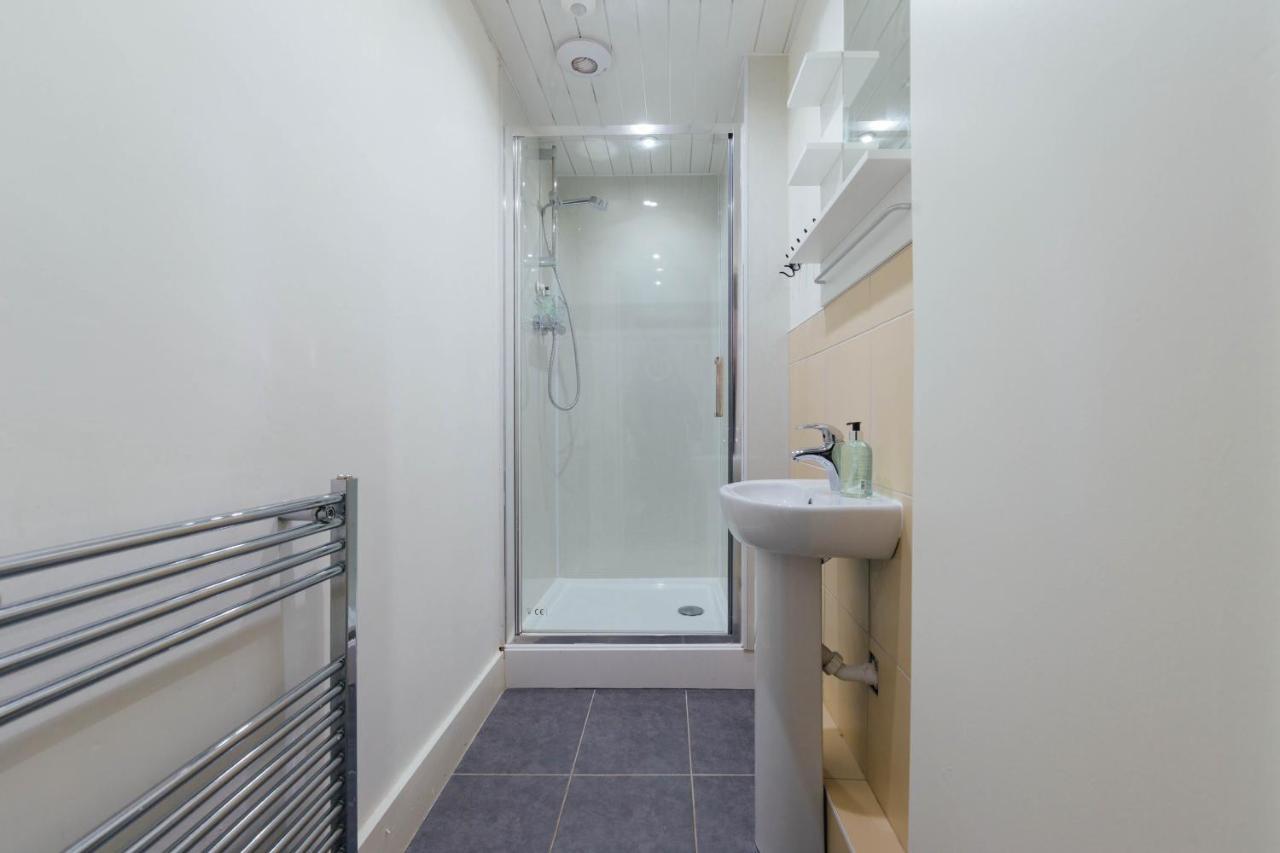 אדינבורו Stylish And Comfortable City Centre Apartment מראה חיצוני תמונה