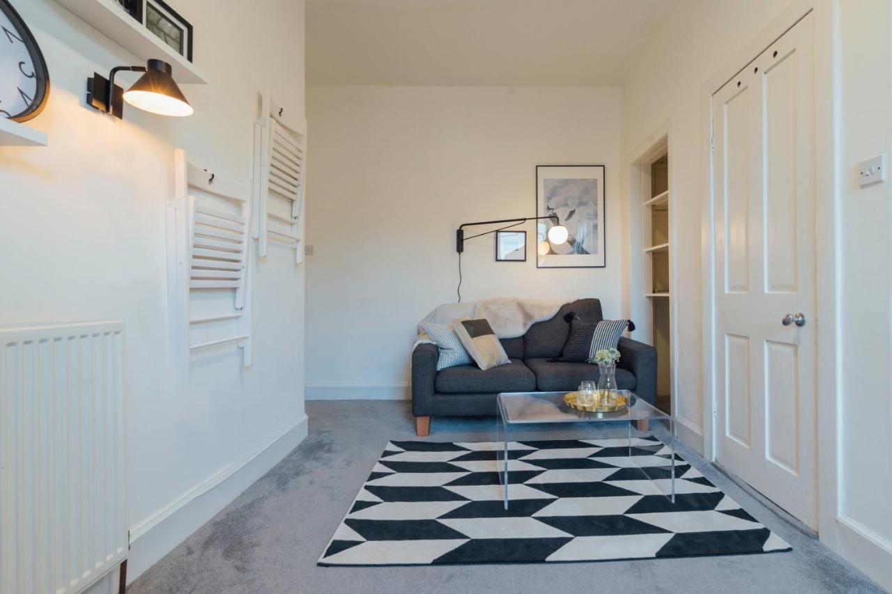 אדינבורו Stylish And Comfortable City Centre Apartment מראה חיצוני תמונה
