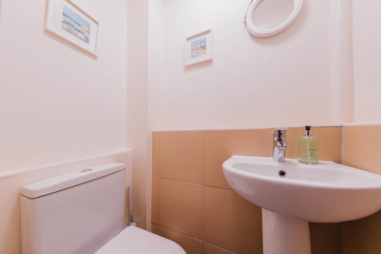 אדינבורו Stylish And Comfortable City Centre Apartment מראה חיצוני תמונה