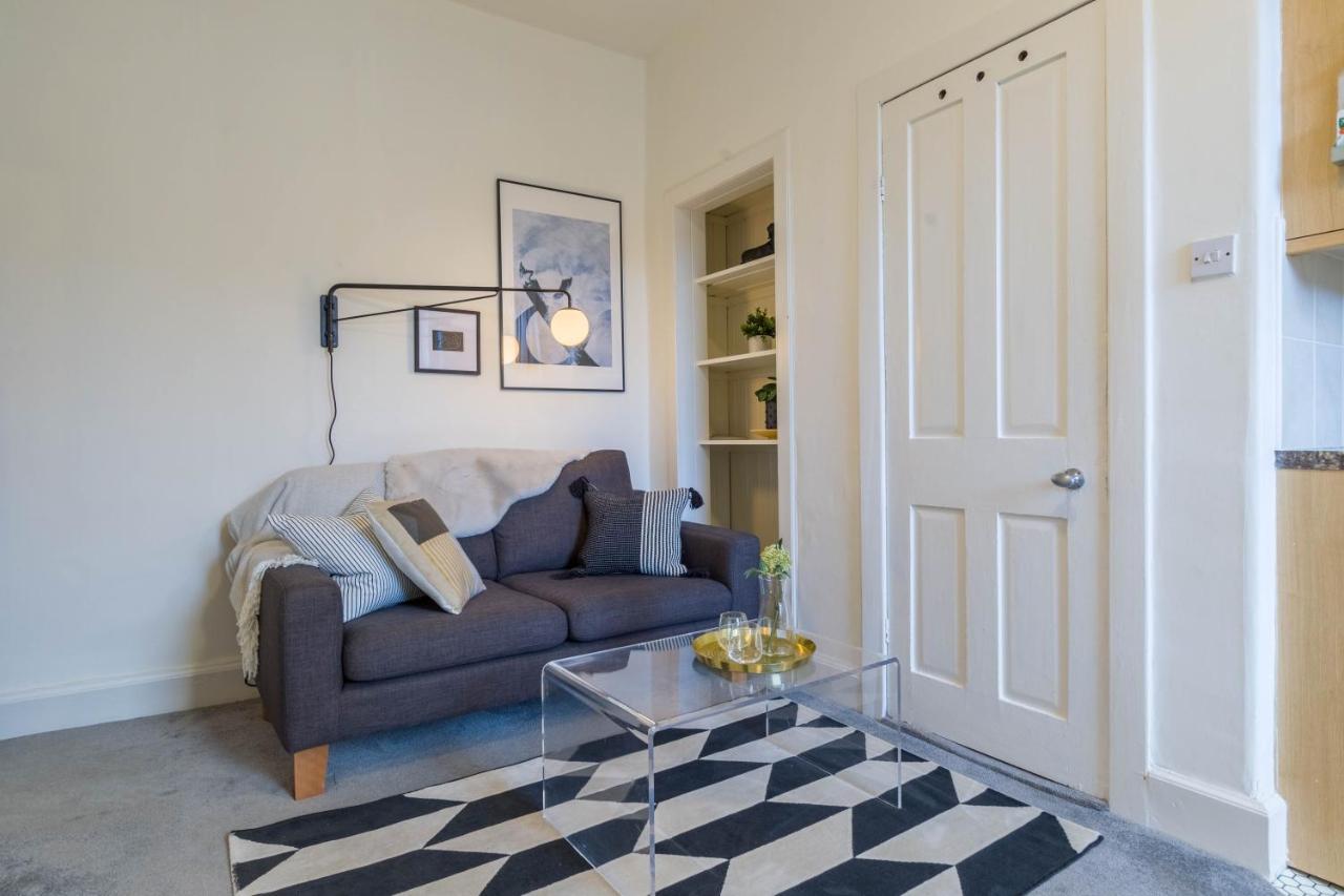 אדינבורו Stylish And Comfortable City Centre Apartment מראה חיצוני תמונה