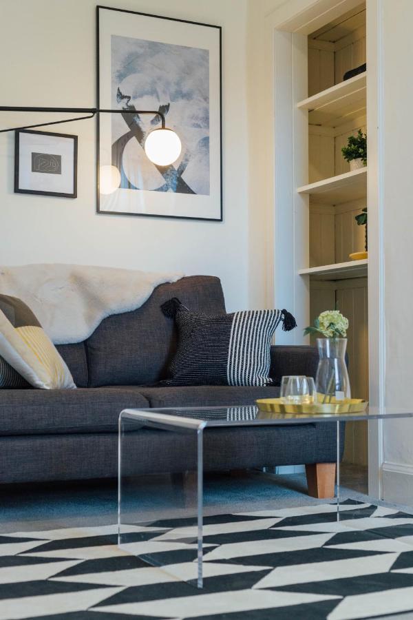 אדינבורו Stylish And Comfortable City Centre Apartment מראה חיצוני תמונה