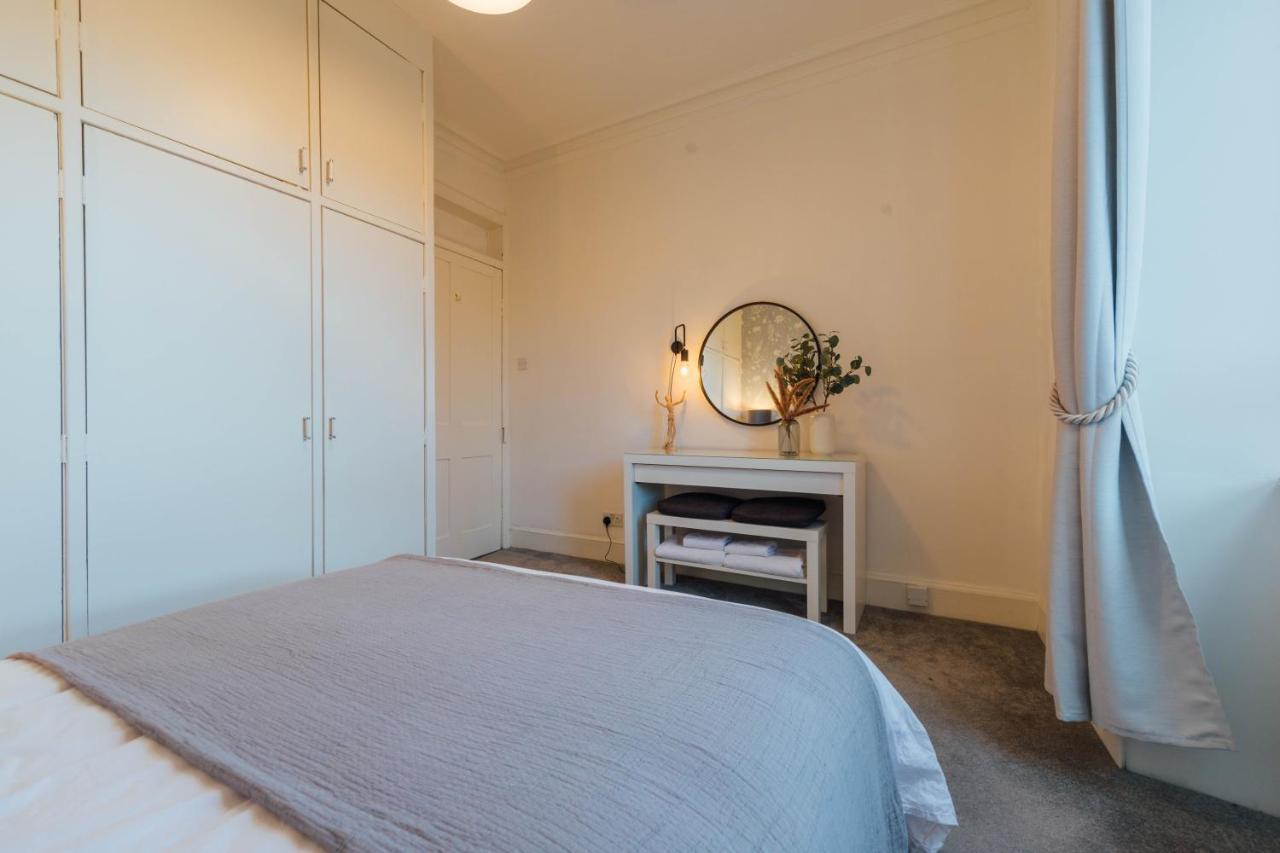 אדינבורו Stylish And Comfortable City Centre Apartment מראה חיצוני תמונה